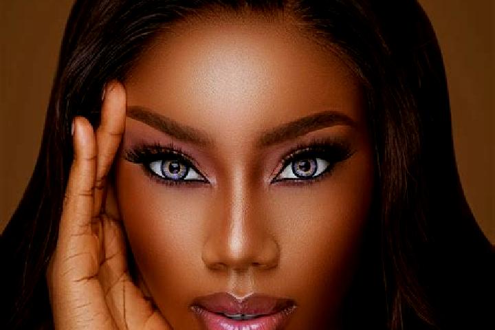 Alice, 35, a red blue-eyed ebony companion based in Krishnarayapuram. Offering Travel Companion, A-Level, Erotic Massage, Roleplay. Available for incall and ...