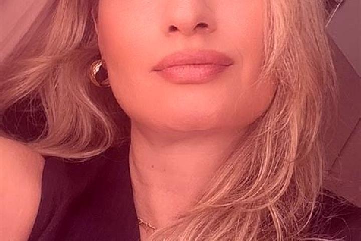 Alice, 35 — Escort in Bazancourt, France