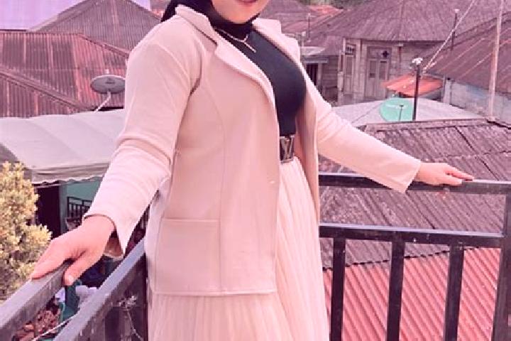 Alice, 35 — Escort in Sipirok, Indonesia