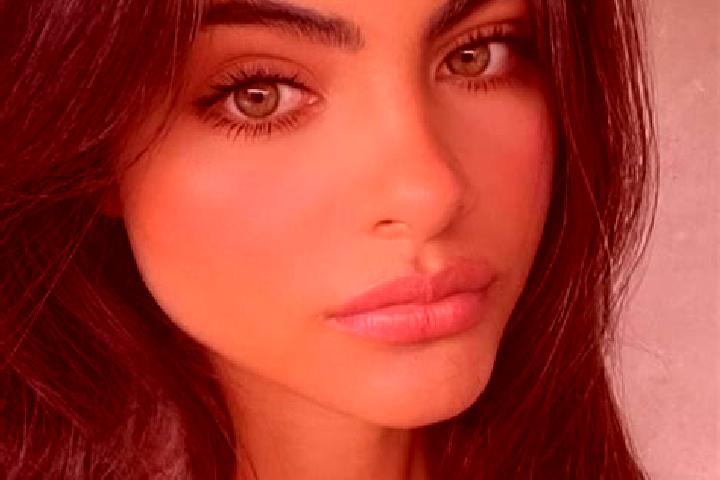 Alice, 36, a auburn dark-eyed indian companion based in Jutiapa. Offering Party Girl, Tantra, Roleplay. Available for incall and outcall, day and evening dates.