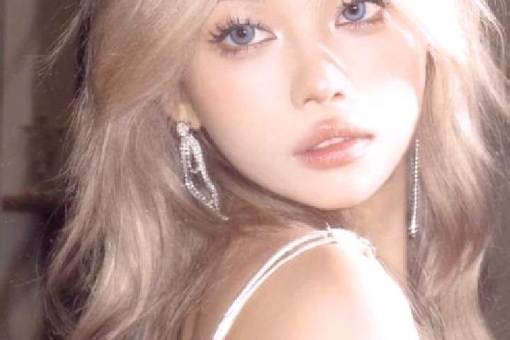 Alice, 36, a blonde dark-eyed asian companion based in Veraejaemaeki. Offering Dinner Date, Tantra, A-Level. Available for incall and outcall, day and evenin...