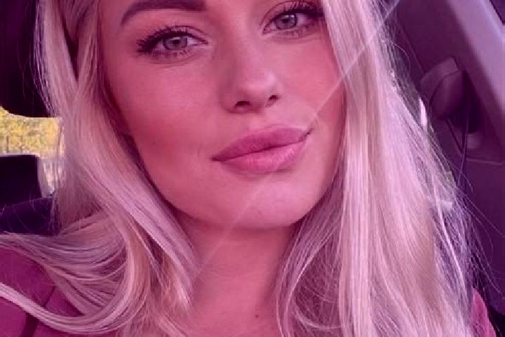 Alice, 36, a blonde hazel-eyed ebony companion based in Badulesti. Offering Duos, Overnight, CIM, Travel Companion. Available for incall and outcall, day and...