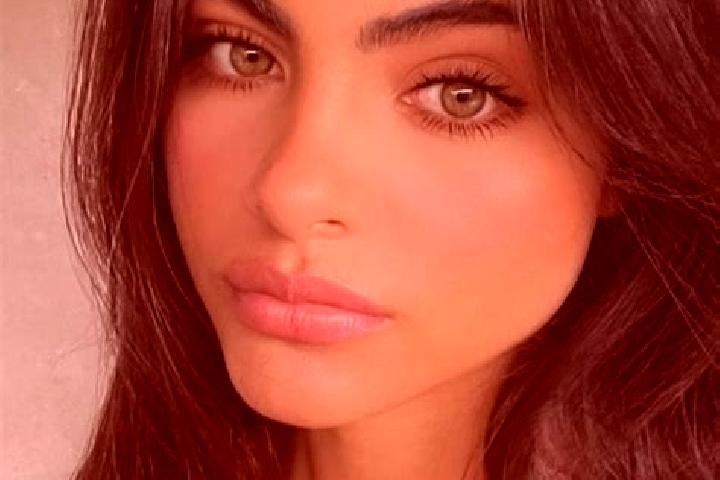 Alice, 36, a chestnut green-eyed indian companion based in Manaul. Offering Erotic Massage, Domination, Striptease, OWO, Girlfriend Experience. Available for...