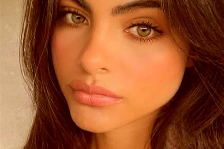 Alice, 36, a chestnut grey-eyed indian companion based in Sisteron. Offering Fetish, GFE, Striptease, Prostate Massage. Available for incall and outcall, day...