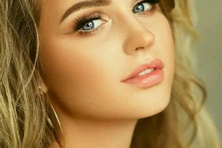 Alice, 36, a dark blonde blue-eyed slavic companion based in Bohunovice. Offering A-Level, Tantra, Deep French Kissing, OWO. Available for incall and outcall...