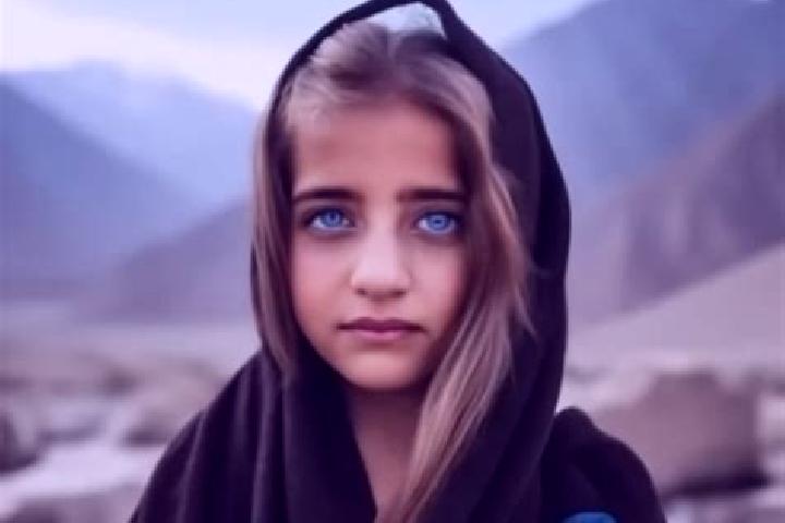 Alice, 36, a red blue-eyed middle eastern companion based in Puzhathi. Offering Duos, Erotic Massage, Travel Companion, Striptease, Deep French Kissing. Avai...