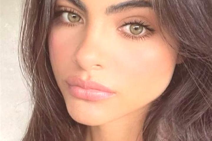 Alice, 36, a red dark-eyed middle eastern companion based in Hector Caballero. Offering Tantra, BDSM, Massage. Available for incall and outcall, day and even...