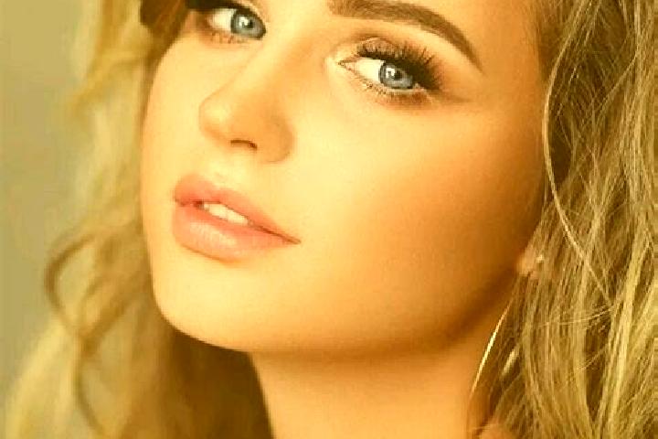 Alice, 37, a dark blonde blue-eyed ebony companion based in Balc. Offering Duos, Striptease, Roleplay, Travel Companion. Available for incall and outcall, da...