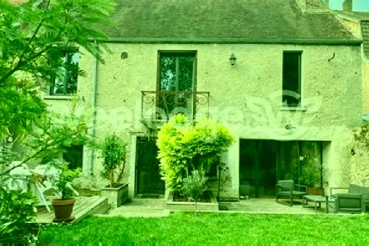 Alice, 37 — Escort in Evecquemont, France