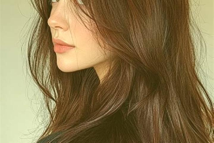 Alice, 38, a auburn brown-eyed mediterranean companion based in Sumandang. Offering Striptease, Duos, Tantra, Girlfriend Experience. Available for incall and...