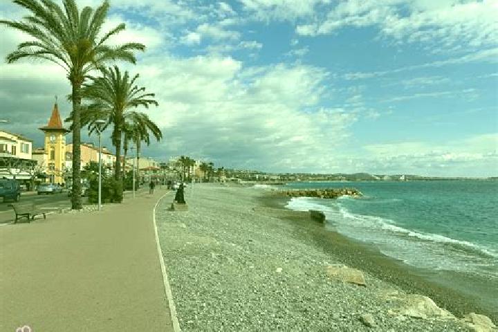 Alice, 38, a auburn hazel-eyed mediterranean companion based in Cagnes-sur-Mer. Offering BDSM, Prostate Massage, Massage, Roleplay. Available for incall and ...