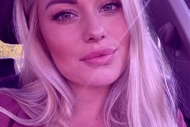 Alice, 38, a blonde hazel-eyed slavic companion based in West Wallsend. Offering Domination, Fetish, Duos, Roleplay. Available for incall and outcall, day an...