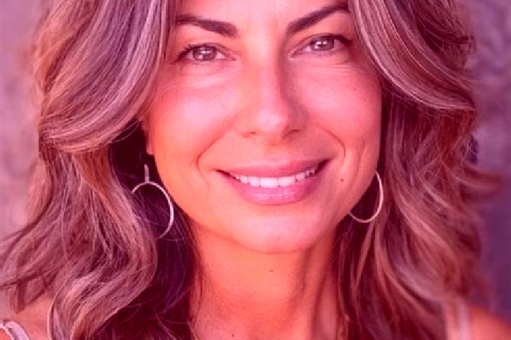Alice, 38, a brunette grey-eyed latina companion based in Londrina. Offering Girlfriend Experience, Overnight, Fetish, 69, Striptease. Available for incall a...