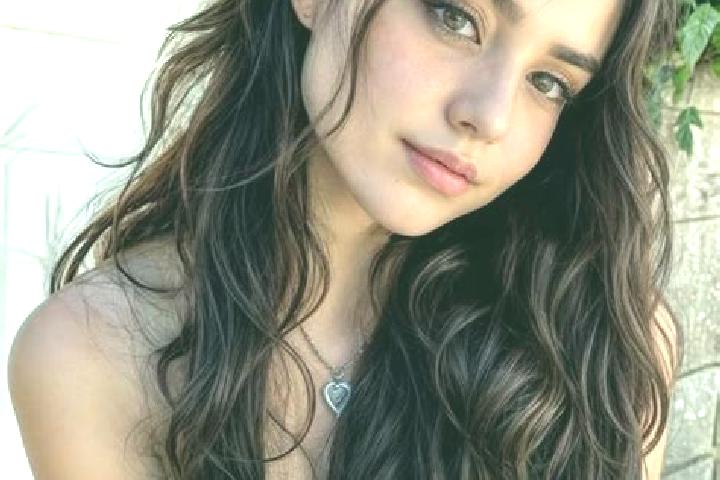 Alice, 38, a brunette hazel-eyed middle eastern companion based in Alakamis. Offering Dinner Date, Party Girl, BDSM. Available for incall and outcall, day an...