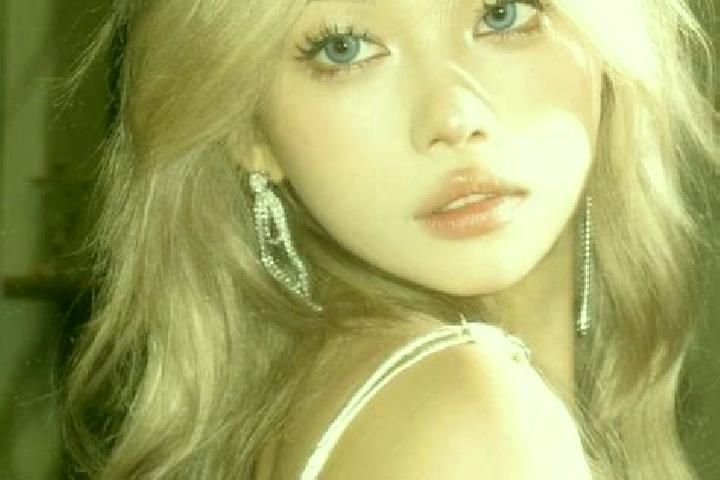 Alice, 38, a platinum blonde dark-eyed asian companion based in Chinchinim. Offering A-Level, Party Girl. Available for incall and outcall, day and evening d...