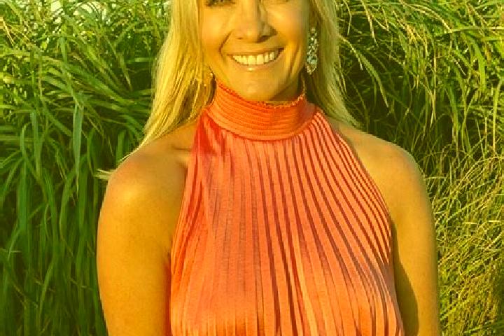 Alice, 38 — Escort in Evanston, Canada