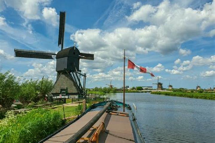 Alice, 38 — Escort in Kinderdijk, Netherlands