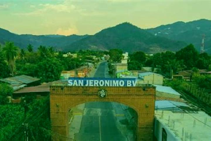 Alice, 38 — Escort in San Jeronimo de los Jarros, Mexico