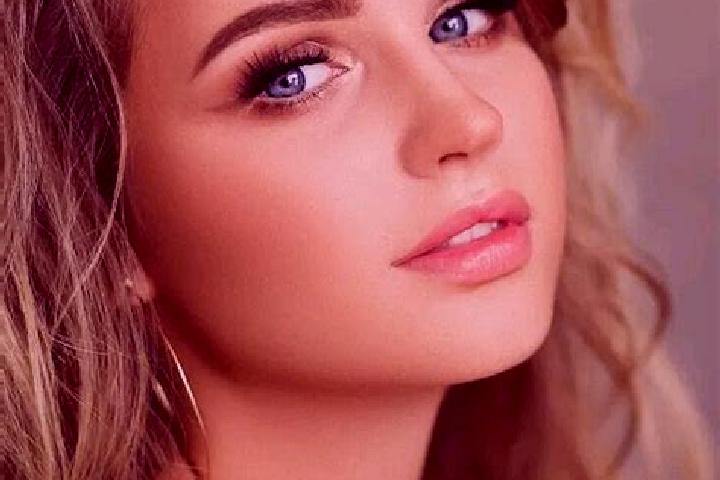 Alice, 39, a dark blonde blue-eyed ebony companion based in Bognor Regis. Offering Massage, Deep French Kissing, Travel Companion. Available for incall and o...