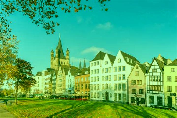 Alice, 39 — Escort in Altstadt Sud, Germany