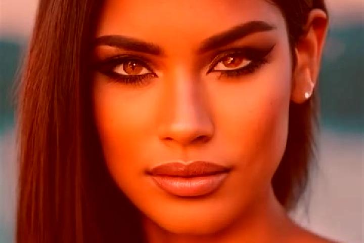 Amelia, 20, a black dark-eyed latina companion based in Kaset Wisai. Offering Duos, BDSM, Fetish. Available for incall and outcall, day and evening dates.