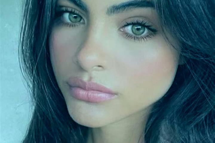 Amelia, 20, a brunette dark-eyed caucasian companion based in Duebendorf / Sonnenberg. Offering 69, Erotic Massage, Duos. Available for incall and outcall, d...