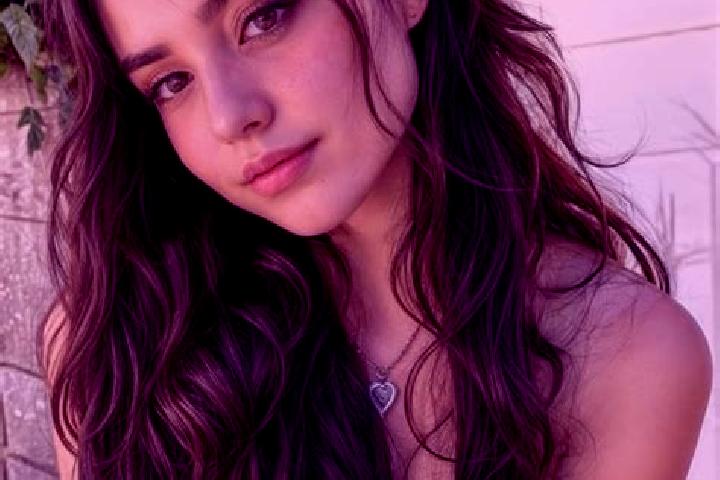 Amelia, 20, a brunette hazel-eyed european companion based in Tepe. Offering Dinner Date, Massage, Tantra. Available for incall and outcall, day and evening ...