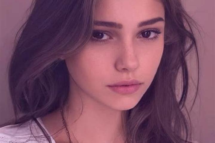 Amelia, 20, a chestnut grey-eyed slavic companion based in Gueidepleu. Offering Domination, Erotic Massage, Massage. Available for incall and outcall, overni...