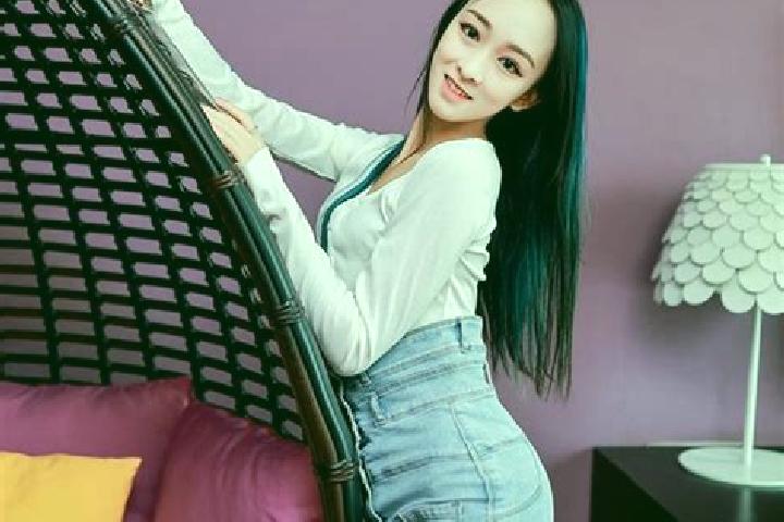 Amelia, 20 — Escort in Bachuan, China
