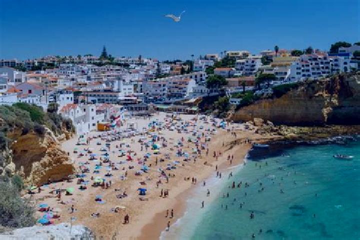 Amelia, 20 — Escort in Carvoeiro, Portugal