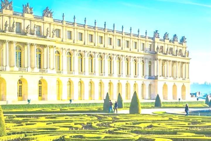 Amelia, 20 — Escort in Versailles, France