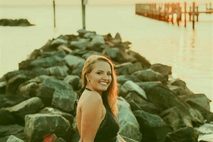 Amelia, 20 — Escort in Westover, United States