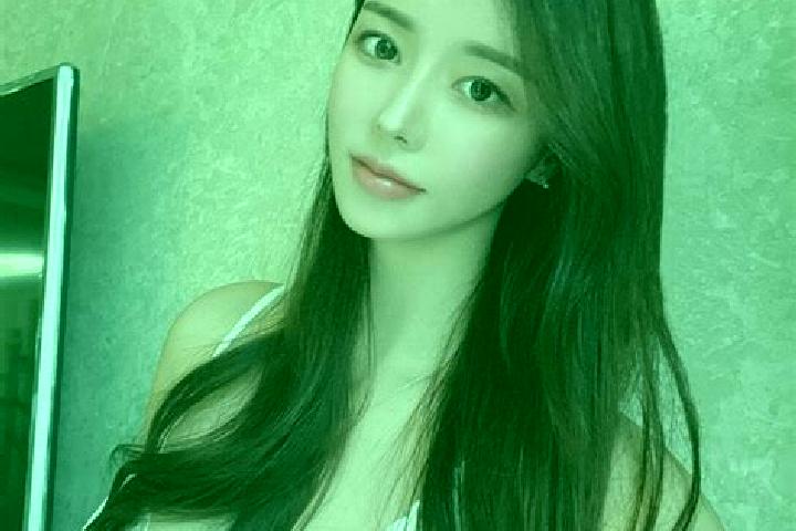 Amelia, 21 — Escort in Si erbao, China
