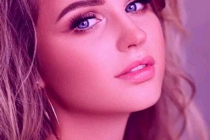 Amelia, 22, a dark blonde blue-eyed slavic companion based in Kralova pri Senci. Offering Roleplay, A-Level, Domination. Available for incall and outcall, da...