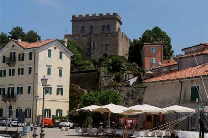 Amelia, 22 — Escort in Muggia, Italy