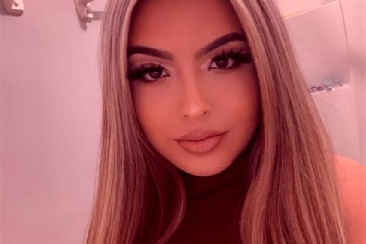 Amelia, 23, a red blue-eyed latina companion based in Mandili. Offering Domination, Couples, A-Level. Available for incall and outcall, day and evening dates.