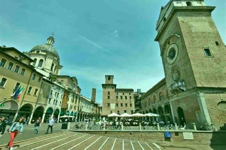 Amelia, 23 — Escort in Civate, Italy
