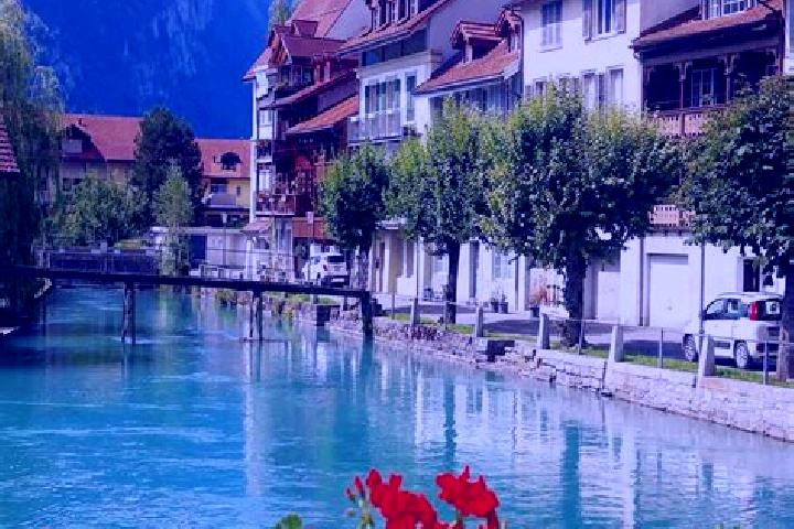 Amelia, 23 — Escort in Muentschemier, Switzerland
