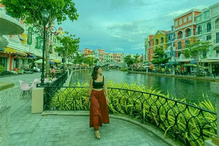Amelia, 23 — Escort in Phu Thai, Vietnam