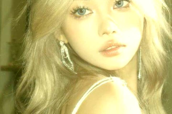 Amelia, 24, a blonde blue-eyed asian companion based in Shangxi. Offering Party Girl, Duos, GFE, BDSM. Available for incall and outcall, overnight bookings a...