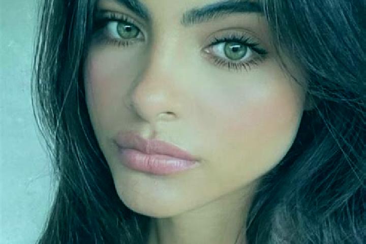 Amelia, 24, a brunette brown-eyed middle eastern companion based in Easton. Offering Couples, OWO, Striptease. Available for incall and outcall, day and even...