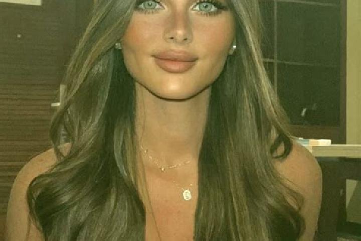 Amelia, 24, a brunette dark-eyed mixed companion based in Lezuza. Offering Massage, Couples, Travel Companion. Available for incall and outcall, day and even...