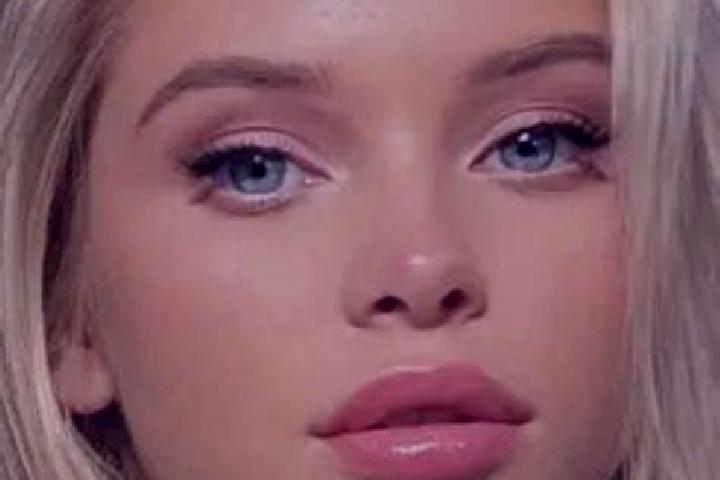 Amelia, 24, a dark blonde blue-eyed middle eastern companion based in Socea. Offering 69, Roleplay, Dinner Date. Available for incall and outcall, day and ev...