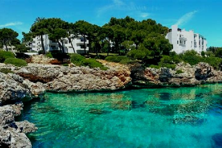 Amelia, 24 — Escort in Cala d Or, Spain
