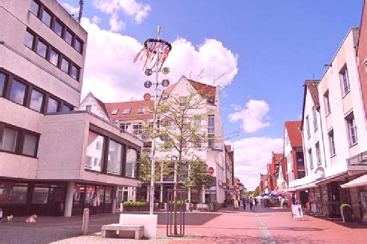 Amelia, 24 — Escort in Neustadt am Ruebenberge, Germany