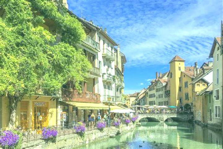 Amelia, 24 — Escort in Thieux, France