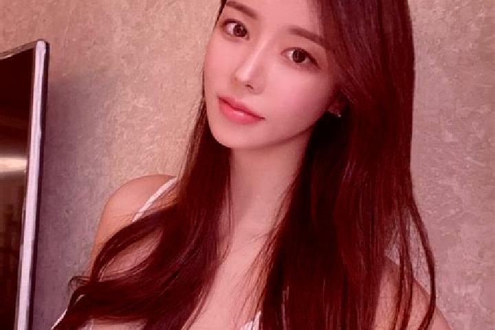 Amelia, 24 — Escort in Zhouzai, China