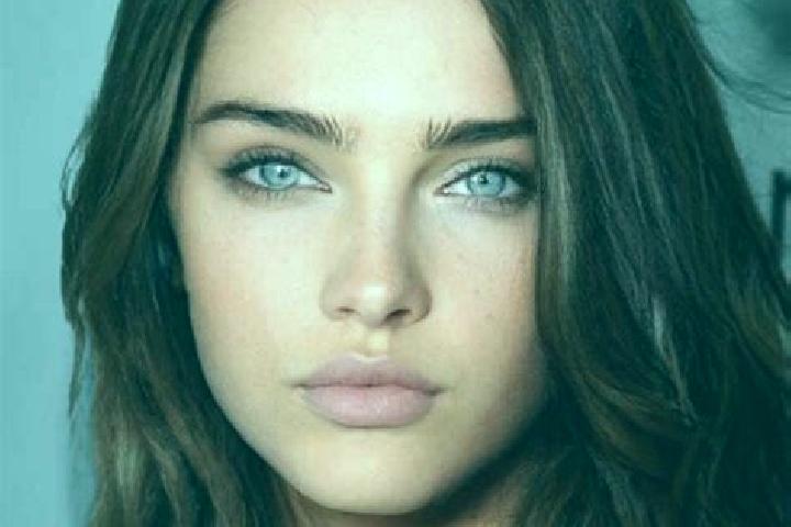 Amelia, 25, a brunette green-eyed european companion based in Godollo. Offering Domination, Overnight, Prostate Massage, Erotic Massage. Available for incall...