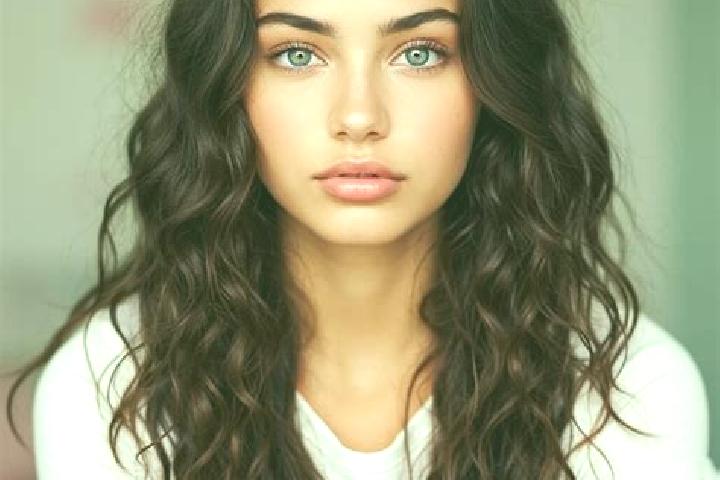 Amelia, 25, a dark blonde amber-eyed mediterranean companion based in Plouay. Offering Roleplay, Travel Companion, Striptease, Girlfriend Experience. Availab...