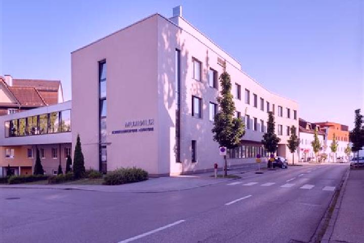 Amelia, 25 — Escort in Bad Schallerbach, Austria
